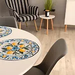 Apartment Kambani 1 *