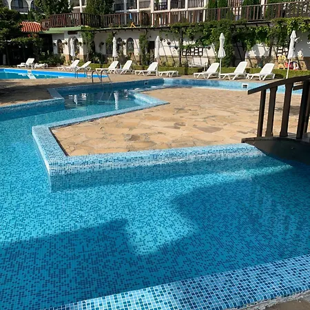 Apartament Kambani 1 *